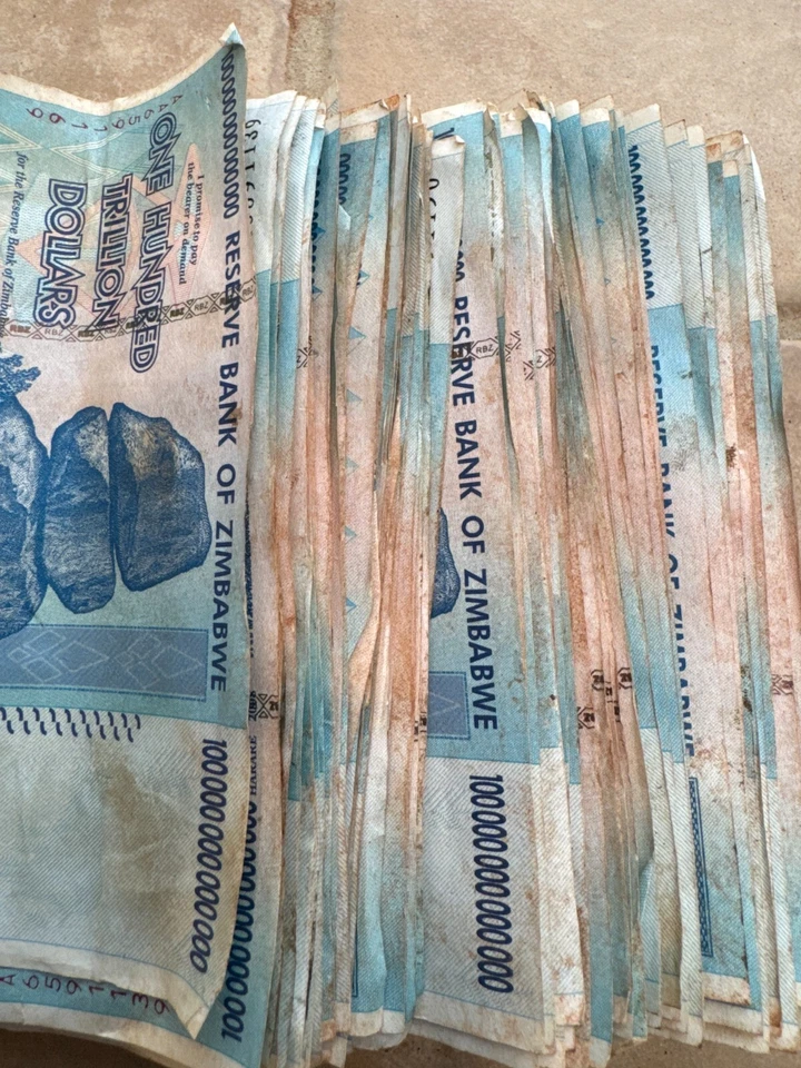 🇿🇼 ZIMBABWE 100 TRILLION DOLLAR AA/2008 P-91 LOT OF 5 UNC NOTES - Image 1 of 4