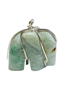 Vintage Carved Genuine Nephrite Green Jade Elephant Pendant Charm Wire Wrapped Foto 1 de 4
