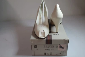 Italian Bruno Magli Women's Beige Leather Open Toe Slip-on Pump SZ 8 1/2 AAAA - Foto 1 di 9