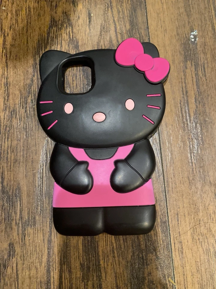 Linda Funda Silicona Estilo Hello Kitty Negra y Rosa para Teléfono (iPhone 11) Foto 1 de 2
