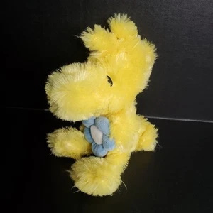 2021 Hallmark Peanuts Woodstock W/ Blue Flower Plush 8" Stuffed Animal Snoopy - Picture 1 of 6