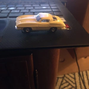 6k  Vgc Vintage Aurora Yellow Corvette / T Jet - vibrator Slot Cars runs - Picture 1 of 7
