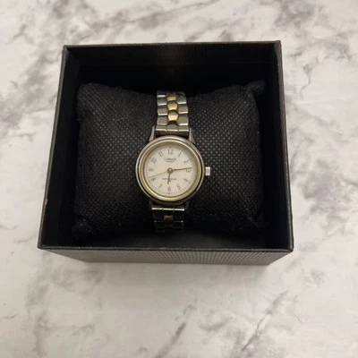 Reloj Timex Carriage Indiglo Mujer 23mm Dos Tonos 6.25" Banda - Necesita Batería Foto 1 de 4