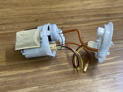 Unidad de envío de bomba de tanque de combustible eléctrico Audi SQ5 2018-2023 OEM Foto 1 de 4