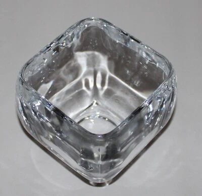 Libbey 厚玻璃透明弧形锥形方形碗 4-1/4 高 — 第 1/4 张图片