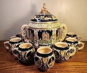 Rare 1960s MARZI REMY German Castles Gluhwein Wine Pot w/ Lid & 7 Cups MINT - Picture 1 of 23