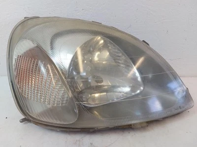 Toyota Yaris P1 Scheinwerfer vorn rechts Hauptscheinwerfer mit Trübung Lampe  - Bild 1 von 4