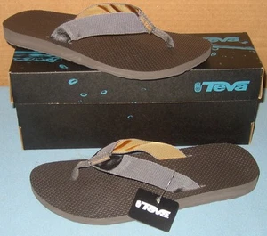 TEVA sandali classici infradito slide uomo taglia 9 Torre Eiffel 1009035-M *NUOVI* - Foto 1 di 8