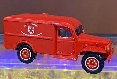 1989 Solido Dodge WC-54 WWII 1:50 French Military Medic Ambulance Truck RED 4x4 - Image 1 of 4