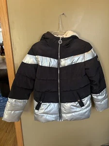 DKNY Girls Metallic Silver And Black Puffer Jacket Size Large 14-16 Wear On Cuff - Picture 1 of 12