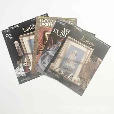 Lot of 5 Leisure Arts Cross Stitch Leaflets Books - Image 1 of 4