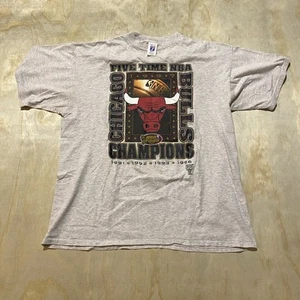 Vintage • 1997 Chicago Bulls • Logo 7 • 5 Time Championship T-Shirt - Bild 1 von 7
