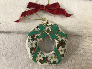 Christmas ornament Spode Christmas tree Wreath flowers & ribbon NIB CH5994 - Picture 1 of 6