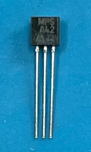 25 pezzi transistor ORIGINALE Motorola MPSA42 NPN 300V TO-92 per orologio Nixie spedizione USA - Foto 1 di 1