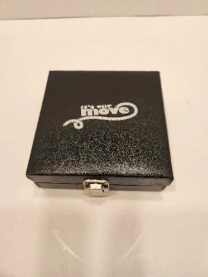 Juego de viaje portátil Its Our Move cuna, ajedrez, tarjetas, damas y más Foto 1 de 4