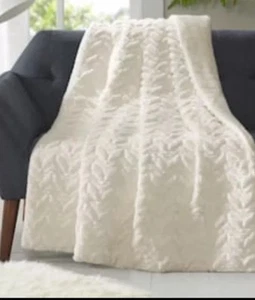 Intelligent Design Kylie Cream Throw Blanket - Picture 1 of 3