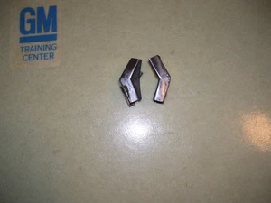 1968-72 Chevelle Monte carlo door glass weatherstrip channel Corners Chrome - Bild 1 von 3