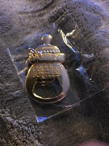 Poppin' Bottles Gold Flaschenöffner Schlüsselanhänger Heavy Metal Flaschenöffner Geschenk - Bild 1 von 2