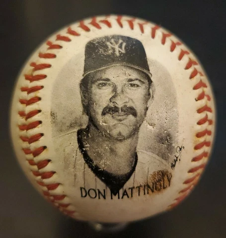 Vintage 1996 Burger King Photoball Baseball Don Mattingly New York Yankees #23 Cover