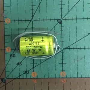 300uF 35v Cornell Dubilier Axial Capacitor WBR300-35 CDE Audio Amp Tube New - Picture 1 of 3