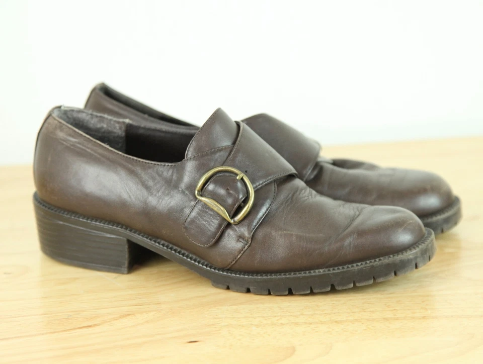 Mocasines de cuero marrón años 90 Y2K para mujer 7 1/2 tacón grueso correa monje hebilla academia Foto 1 de 4