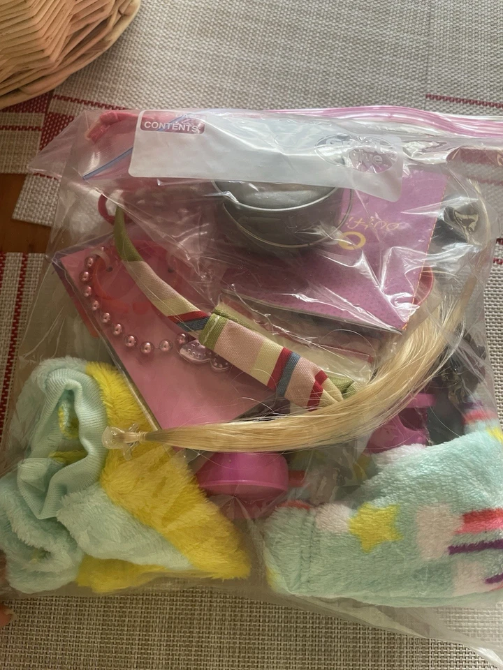Bolsa aleatoria de accesorios para muñecas OG Foto 1 de 1