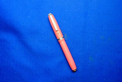 Pluma de relleno de palanca Esterbrook vintage 4 1/4” plumín # 9668 rosa con tapas de caramelo Foto 1 de 4