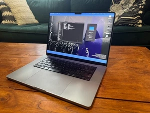 ¡TOTALMENTE CARGADO! Apple Macbook Pro M1 Max 16" 10 núcleos 32GPU 8TB SSD 64GB RAM plateado - Imagen 1 de 10