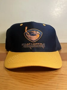 Cappello SnapBack Deadstock Logo Athletic Atlanta Thrashers IHL Nuovo con etichette - Foto 1 di 10