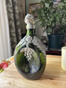 Antica bottiglia in vetro 1920 VERDE DANESE con disegno UVA PELTRO sovrapposizione DECANTER - Foto 1 di 9