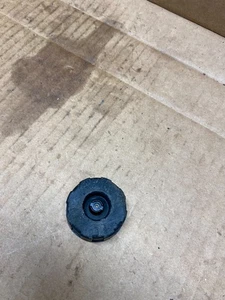 Pre-owned fuel cap from a Poulan PE3500 Stick Edger. - Picture 1 of 3