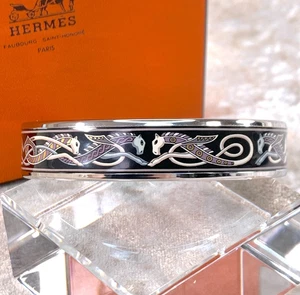 Brazalete Brazalete Hermes Vintage Esmalte Negro Caballito de Mar Borde Plata 65 con Caja - Imagen 1 de 14