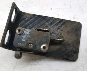 JOHN DEERE 300 312 314 316 317 318 332 400 420 430 NEUTRALSTARTSCHALTER AM35830 - Bild 1 von 2