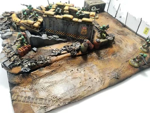 WARHAMMER 40000 WAR GAME SCENERY "BUNKER AND TRENCH BASE" PRO PAINTED 40K - Imagen 1 de 1