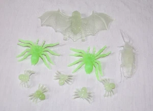 Lot 9 Miniature Dollhouse Glow in the Dark Scary Halloween Spiders Bugs Bat Toy - Picture 1 of 1