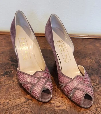 Bruno Magli Tacones Púrpura Gamuza y Estampado Serpiente Cuero Peep Toe 7AA Foto 1 de 4