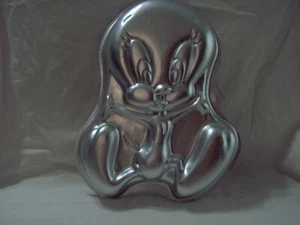WILTON LOONEY TUNES TWEETY BIRD NOVELTY SHAPE ALUMINUM CAKE PAN HAPPY 2105-3201 - Picture 1 of 3