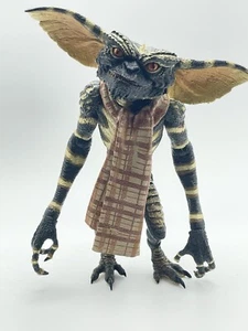 NECA CHRISTMAS CAROL WINTER SCENE Gremlin 2 Scale 6" Action Figure - Picture 1 of 3