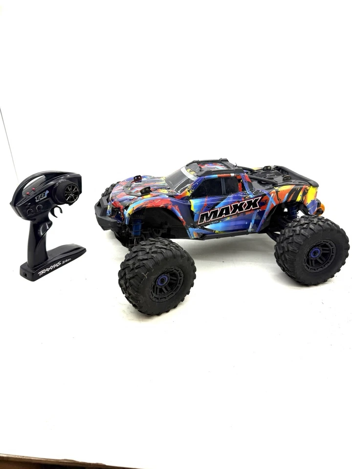 Traxxas Maxx V1 WideMaxx 1/10 4WD Vxl-4s Brushless Monster Truck - Image 1 of 4