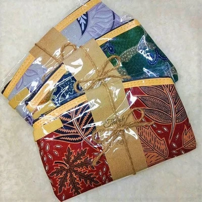 Batik Zipper Wallet Gift/Random Pattern - Image 1 of 4