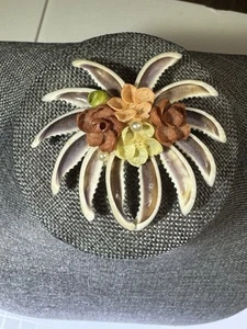 Vintage Handmade Genuine SeaShell Brooch Pin Shells OOAK Brown Beige Multi - Picture 1 of 3