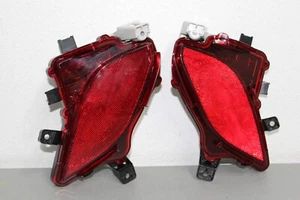 2020 2021 TOYOTA HIGHLANDER RIGHT & LEFT SIDE REAR REFLECTOR - Picture 1 of 5