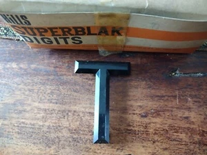 NUMBER PLATE LETTER T - BLACK BEVEL RAISED PLASTIC GENUINE HILLS - CLASSIC CAR - Picture 1 of 1