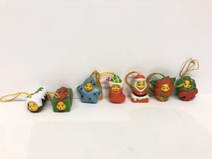 RARE Disney Peek-A-Pooh série TOMY 10 figurines de Noël LOT COMPLET de 7 - Photo 1 sur 6