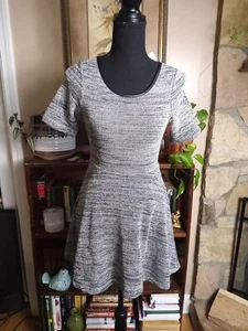 DIVIDED by H&M Keyhole Back Gray Fit & Flare Skater Dress Women's Size 2 - Picture 1 of 10