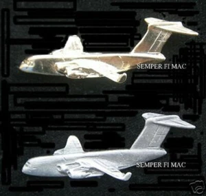 MADE IN THE USA C-17 GLOBEMASTER III TWO PINS US AIR FORCE HUT PIN LONG BEACH CA - Bild 1 von 1