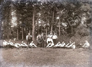 1880s Group of Men Playing Tug Of War - Antique Dry Glass Plate Negative - Picture 1 of 2