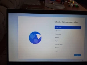 Laptop Samsung Galaxy Book Go 14 FHD (340XLA-KA5) 4GB, 128GB SSD Win11 - srebrny - Zdjęcie 1 z 6