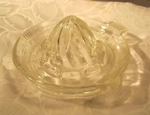 ESCARIADOR EXPRIMIDOR DE VIDRIO TRANSPARENTE VINTAGE COCINA 5,5" - Imagen 1 de 1