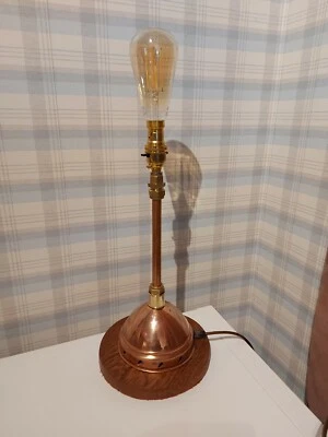 LÁMPARA DE MESA ÚNICA MUY RARA, HECHA DE UNA LAVADORA DE MUÑECAS WAFAX DE COLECCIÓN. Foto 1 de 4